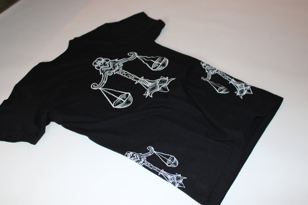 Libra – Icon – Zodiac Graphic Tee