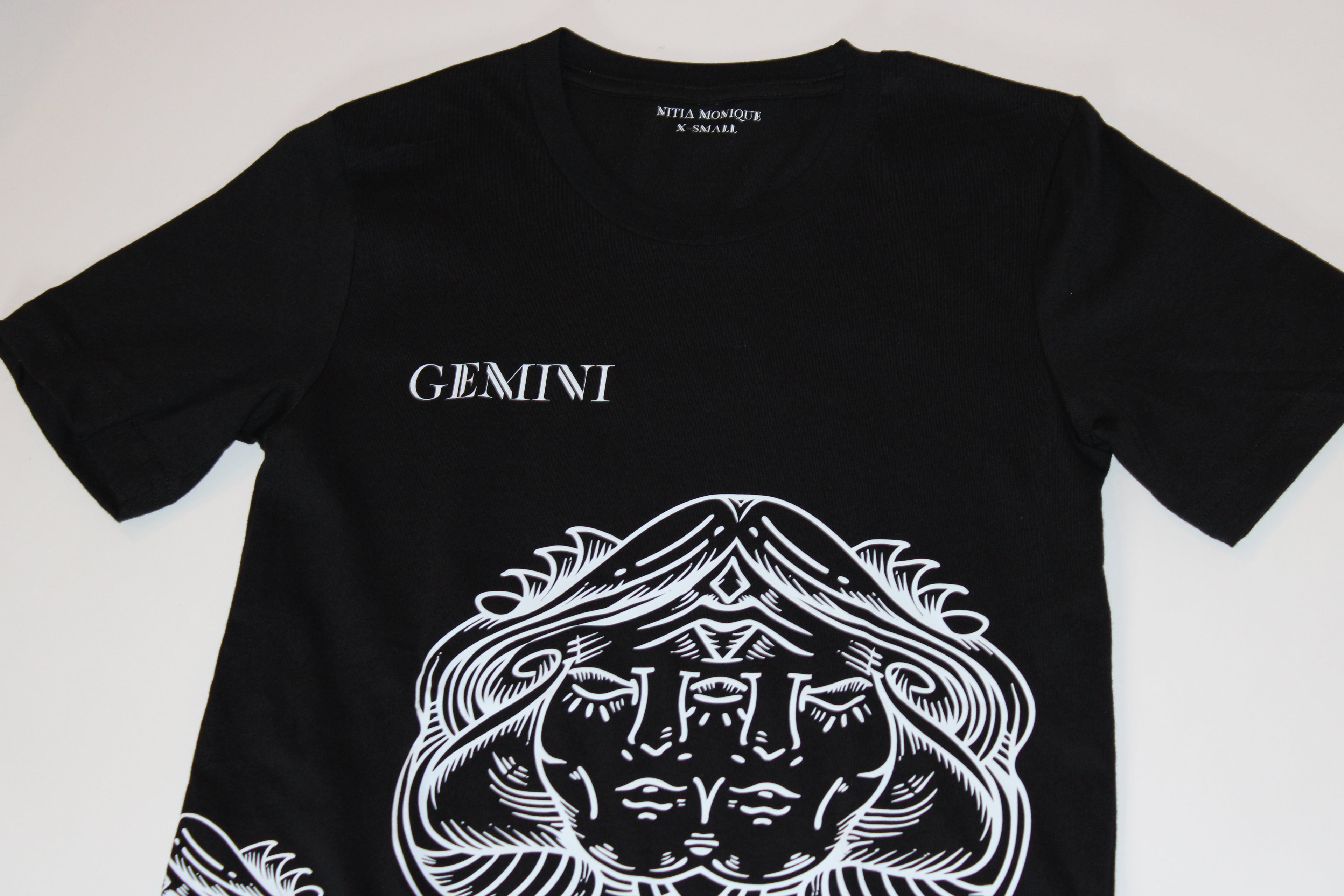 Gemini – Icon – Zodiac Graphic Tee