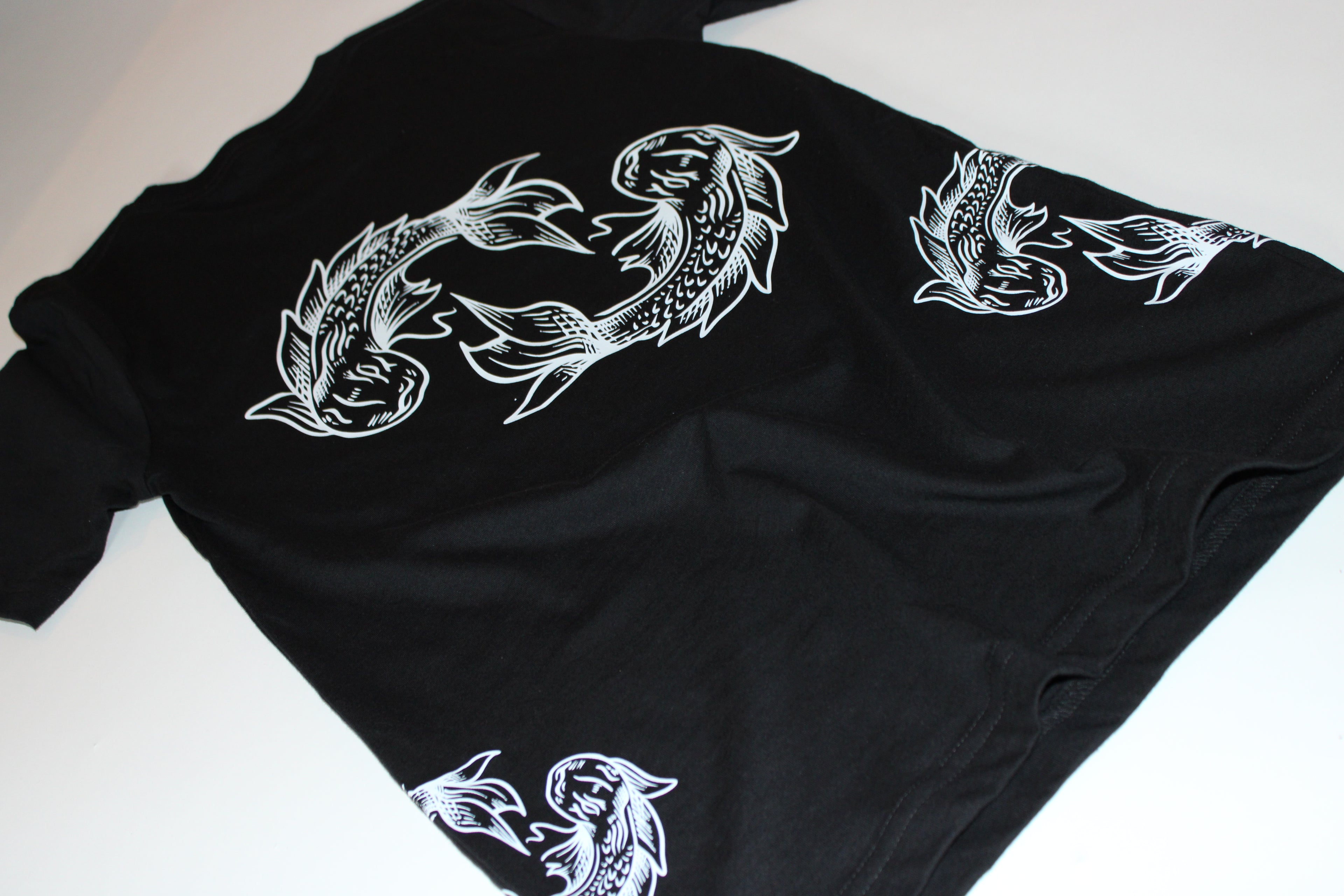 Pisces – Icon – Zodiac Graphic Tee