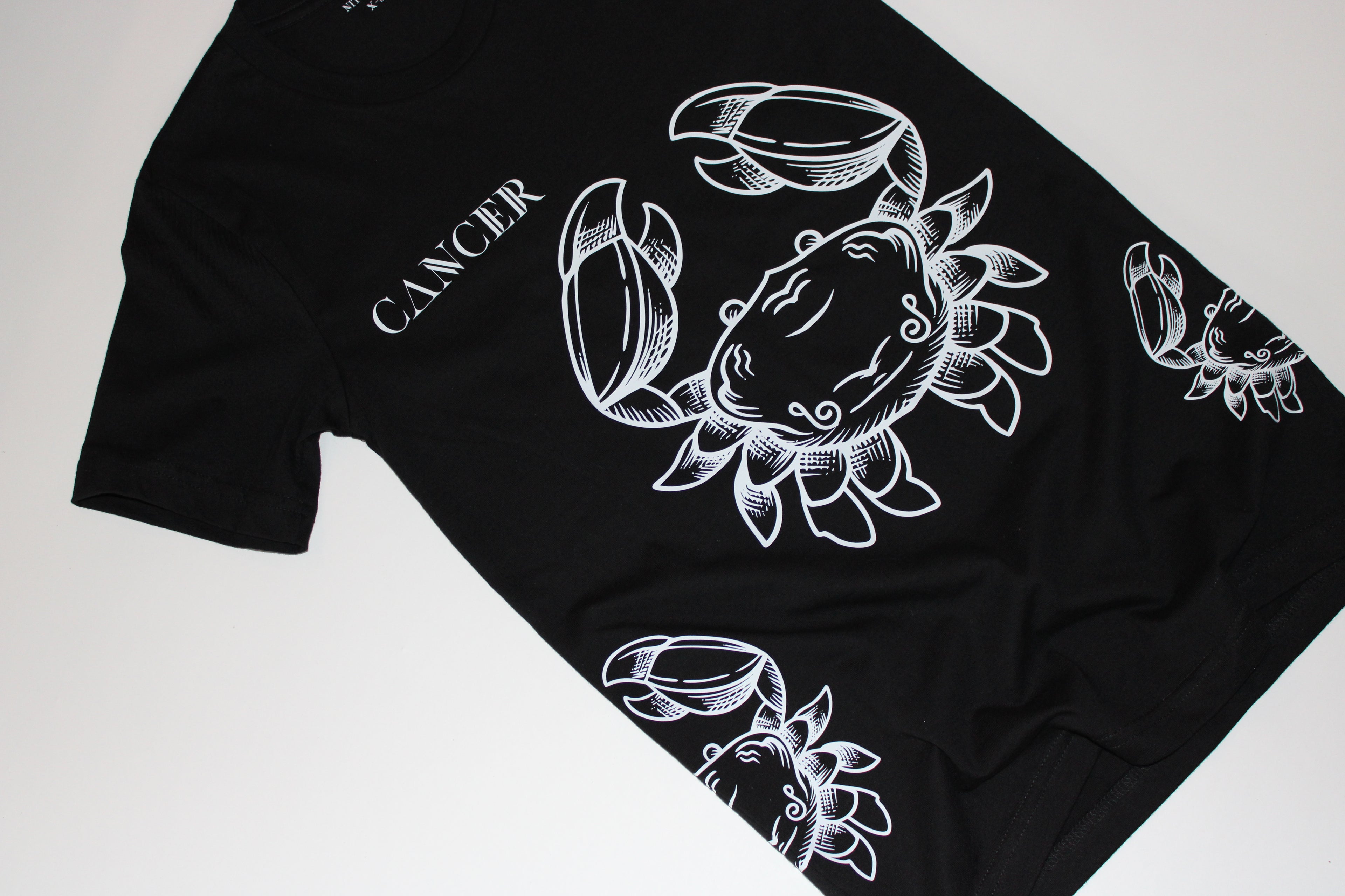 Cancer – Icon – Zodiac Graphic Tee