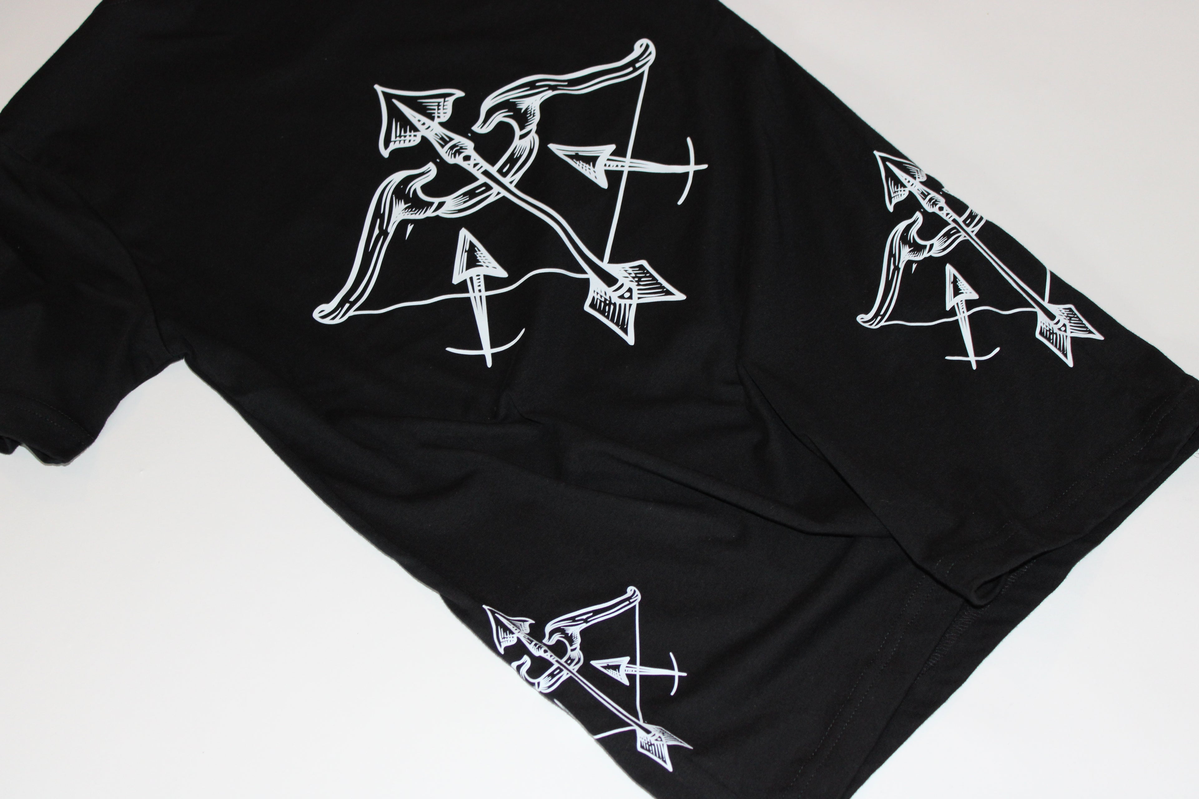Sagittarius – Icon – Zodiac Graphic Tee