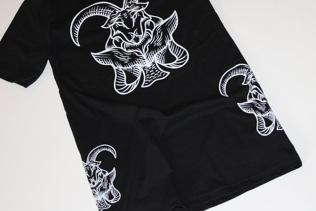 Capricorn – Icon – Zodiac Graphic Tee