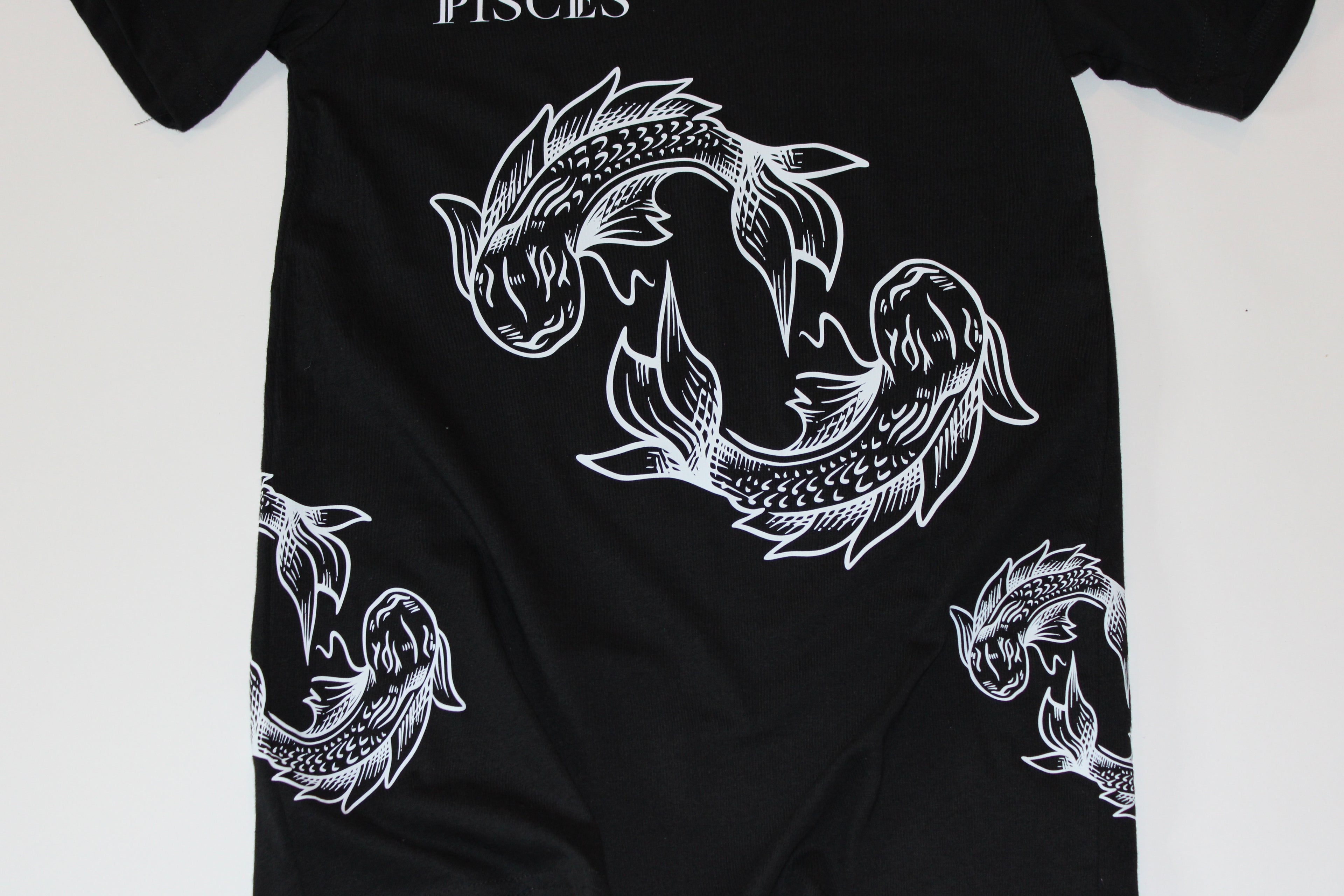 Pisces – Icon – Zodiac Graphic Tee