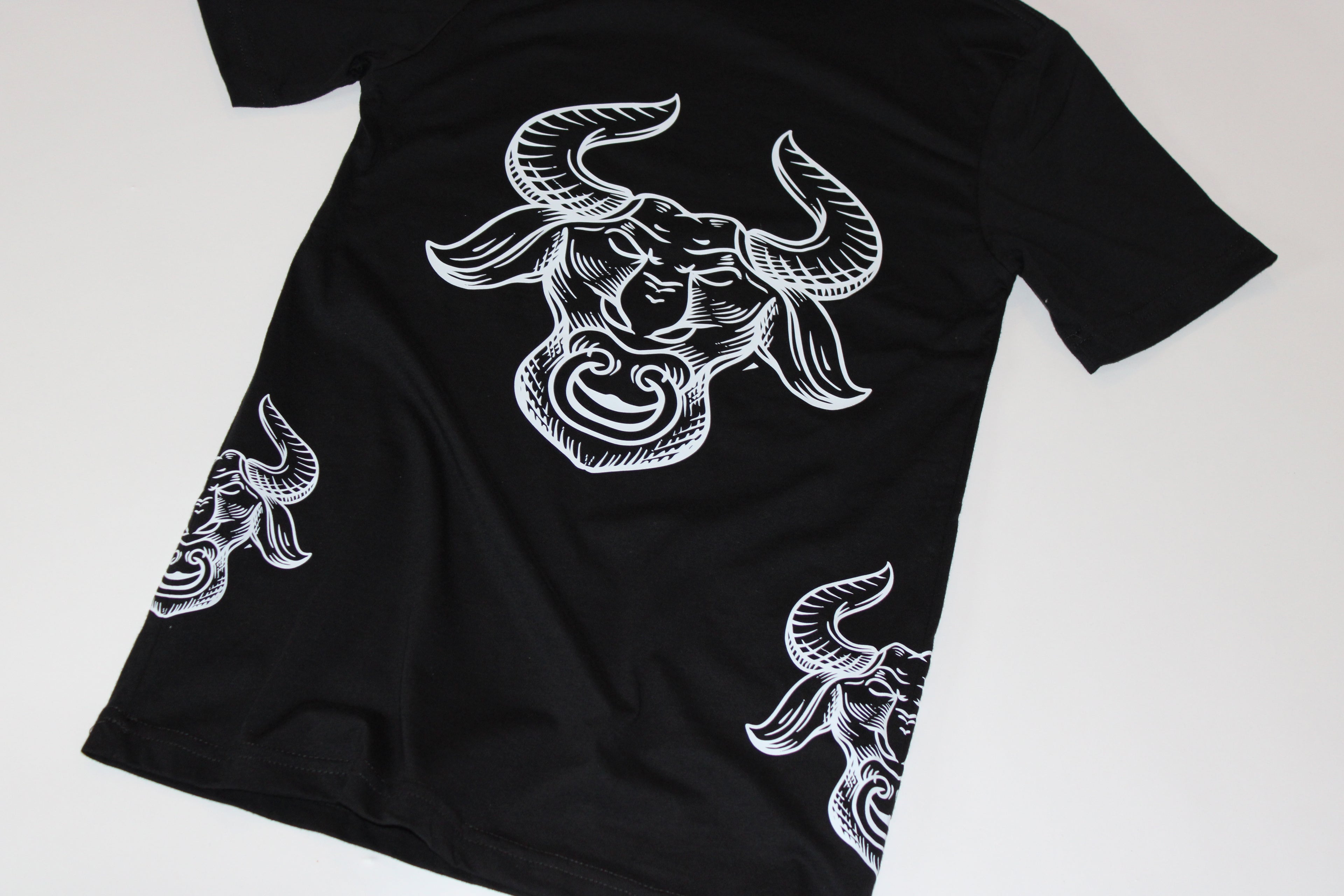 Taurus – Icon – Zodiac Graphic Tee