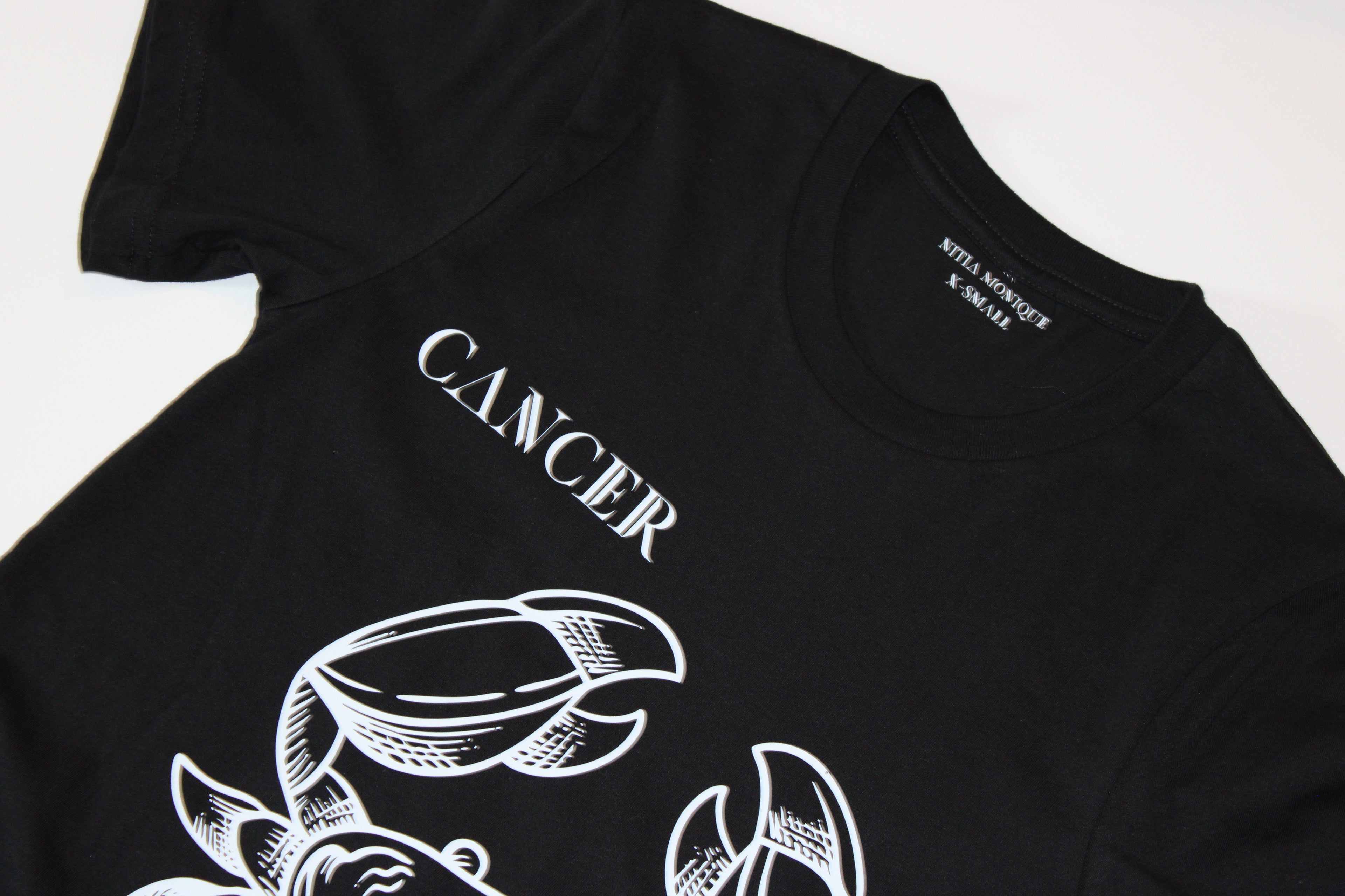 Cancer – Icon – Zodiac Graphic Tee