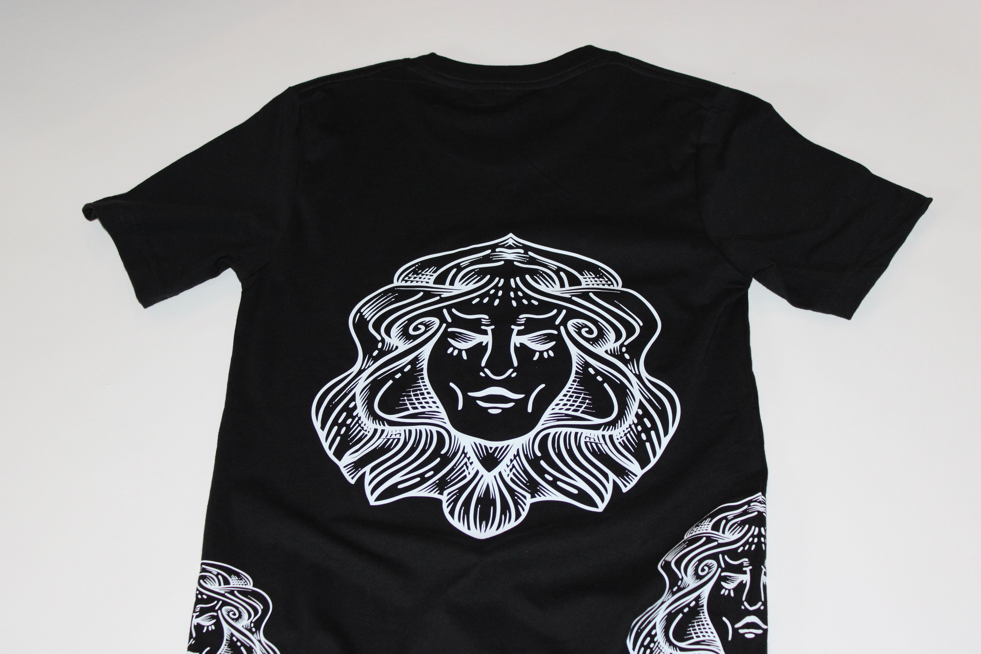 Virgo – Icon – Zodiac Graphic Tee