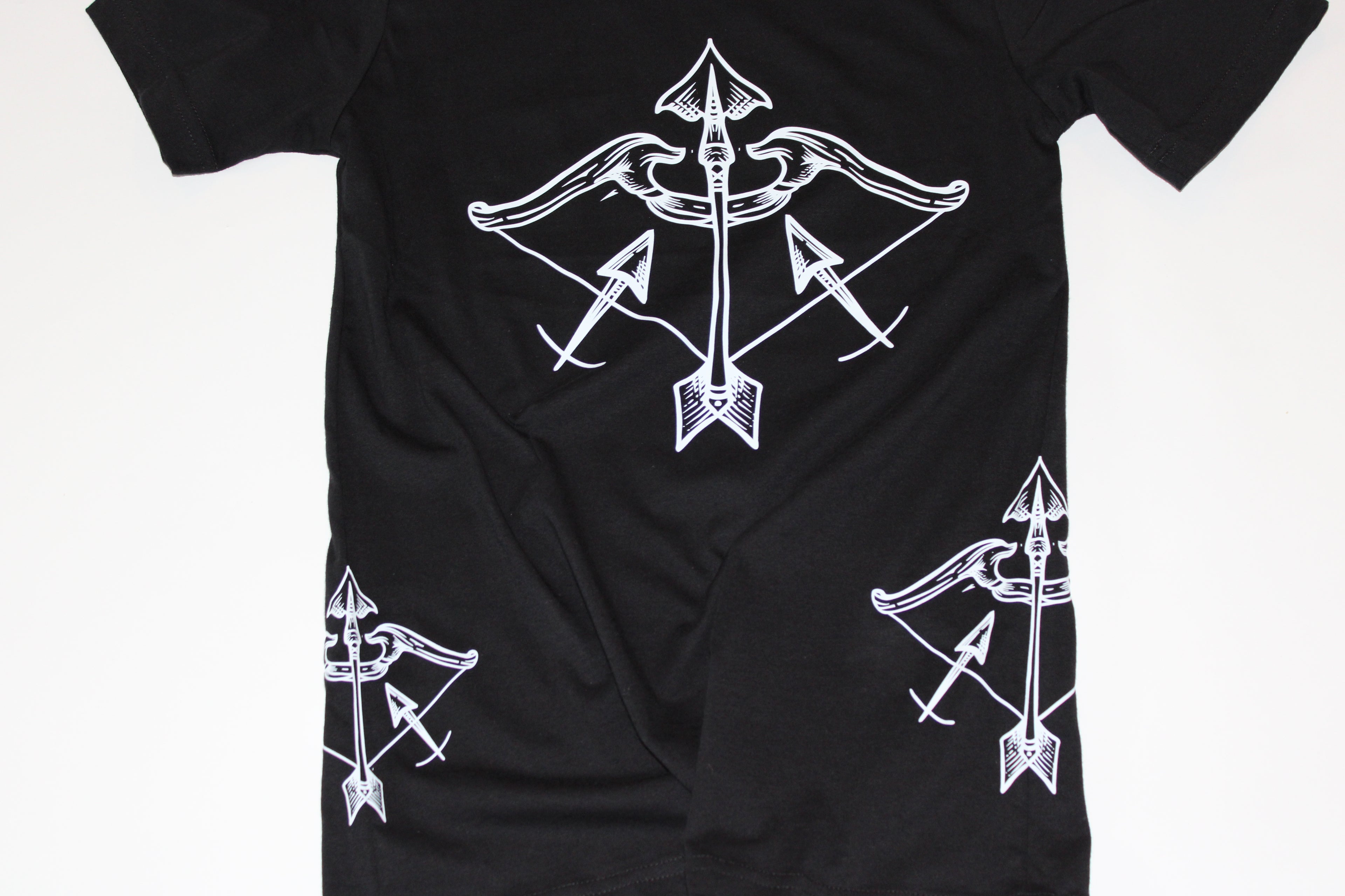 Sagittarius – Icon – Zodiac Graphic Tee