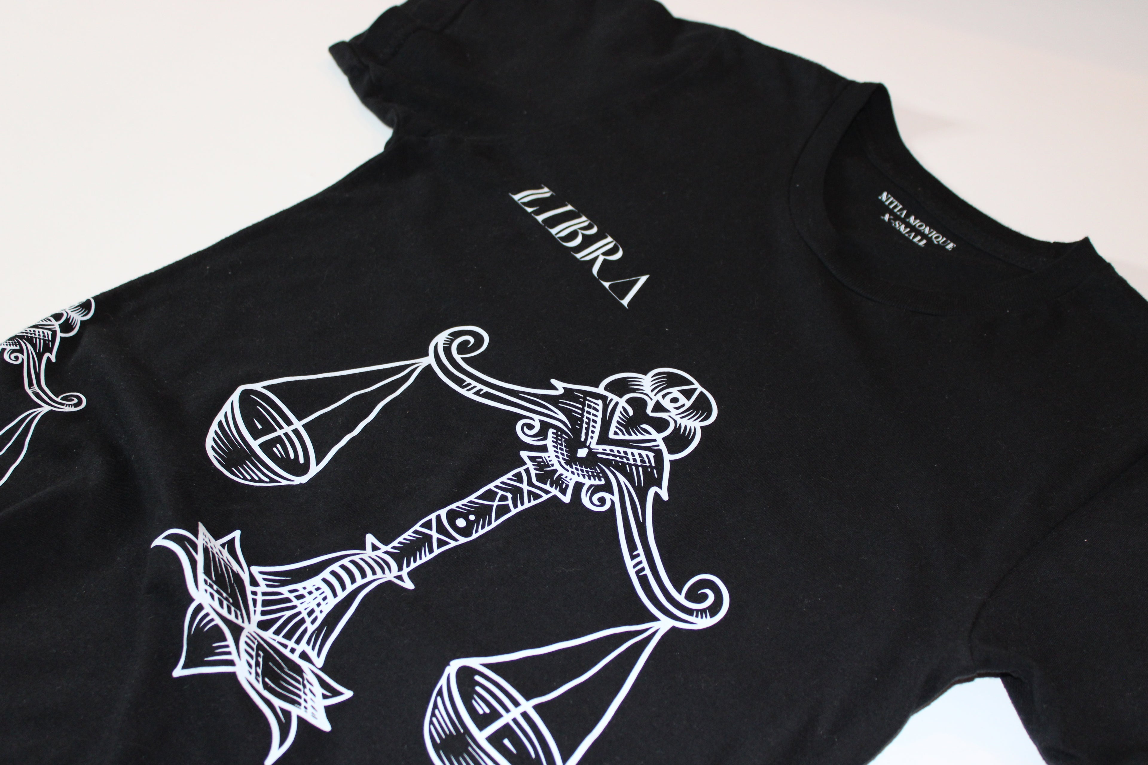 Libra – Icon – Zodiac Graphic Tee