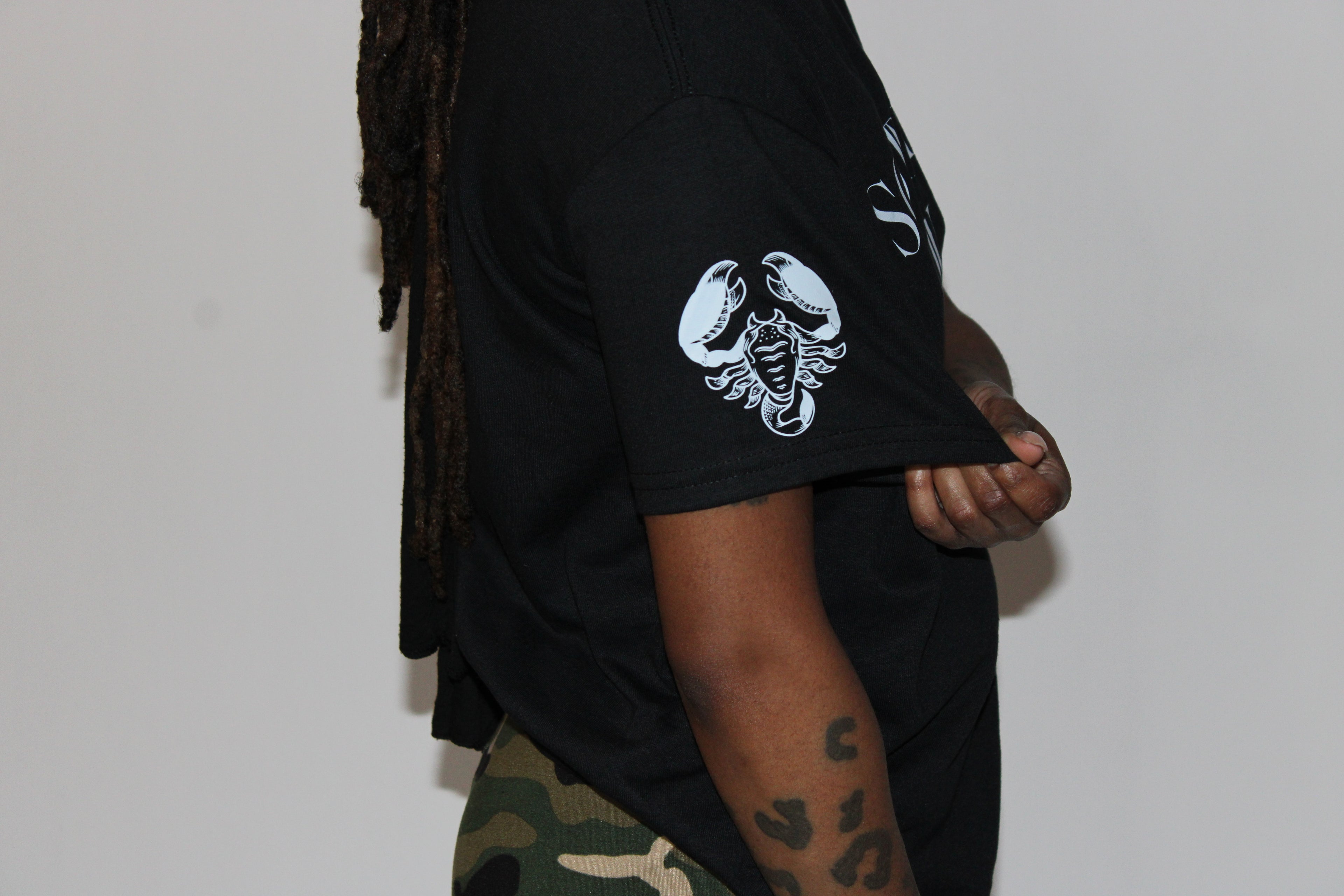 Aquarius– Zodiac Tee